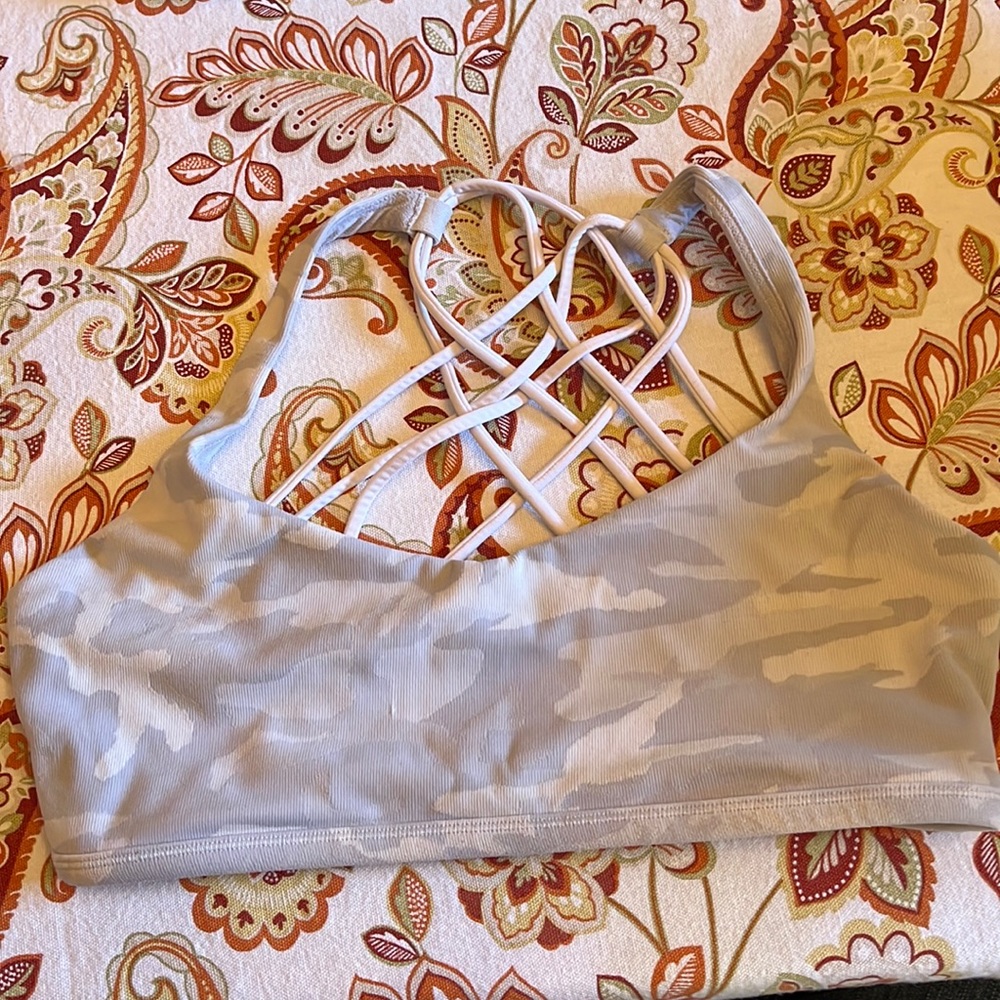 Lululemon Free to Be Bra - Wild 
Light Support, A/B Cup
